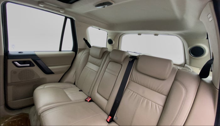 2014 Landrover Freelander 2 SD4 HSE, Diesel, Automatic, 1,19,150 km, Right Side Door Cabin View