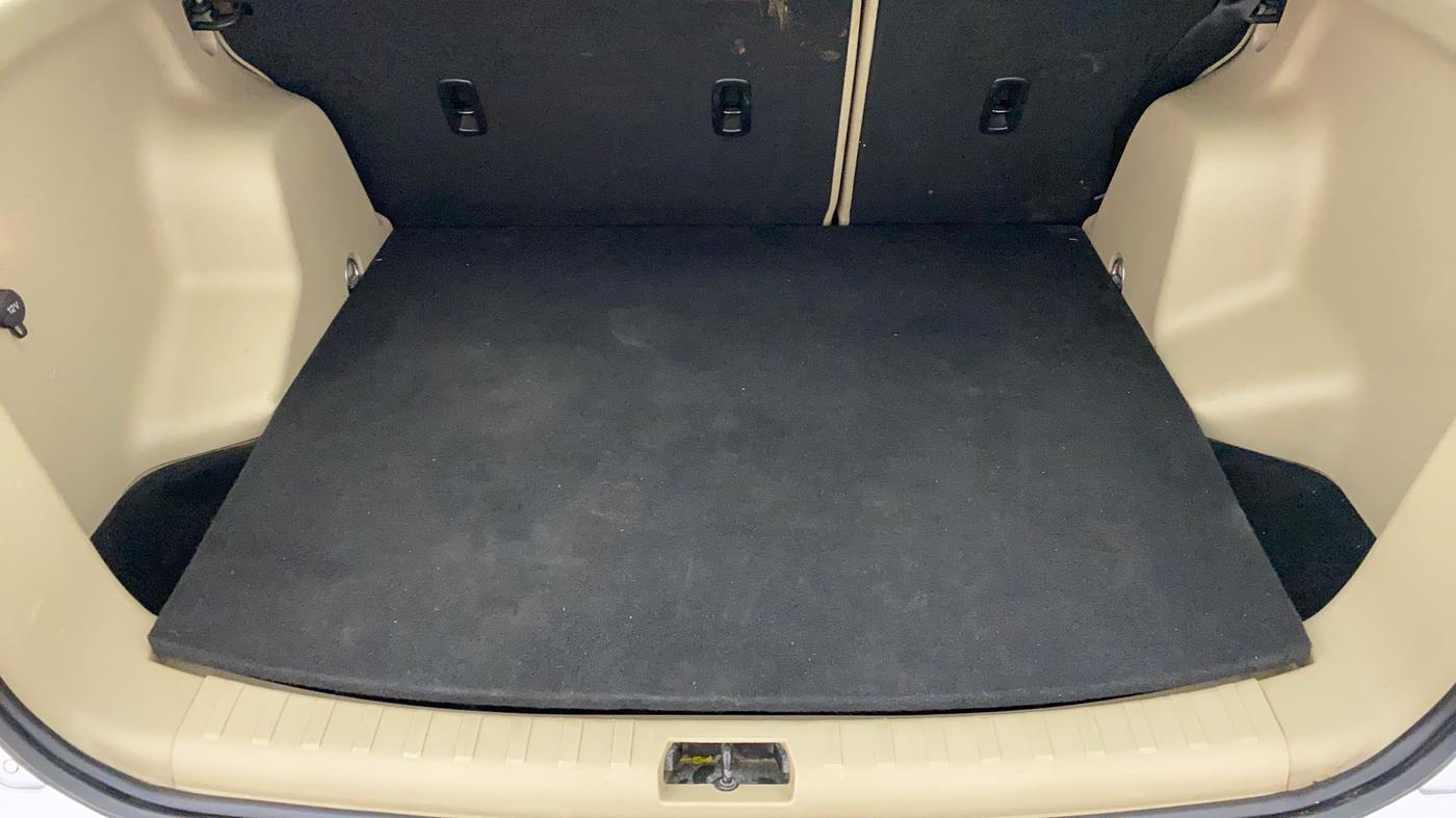 2014 Landrover Freelander 2 SD4 HSE, Diesel, Automatic, 1,19,150 km, Boot Inside View