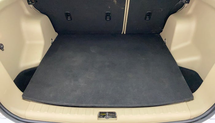2014 Landrover Freelander 2 SD4 HSE, Diesel, Automatic, 1,19,150 km, Boot Inside View