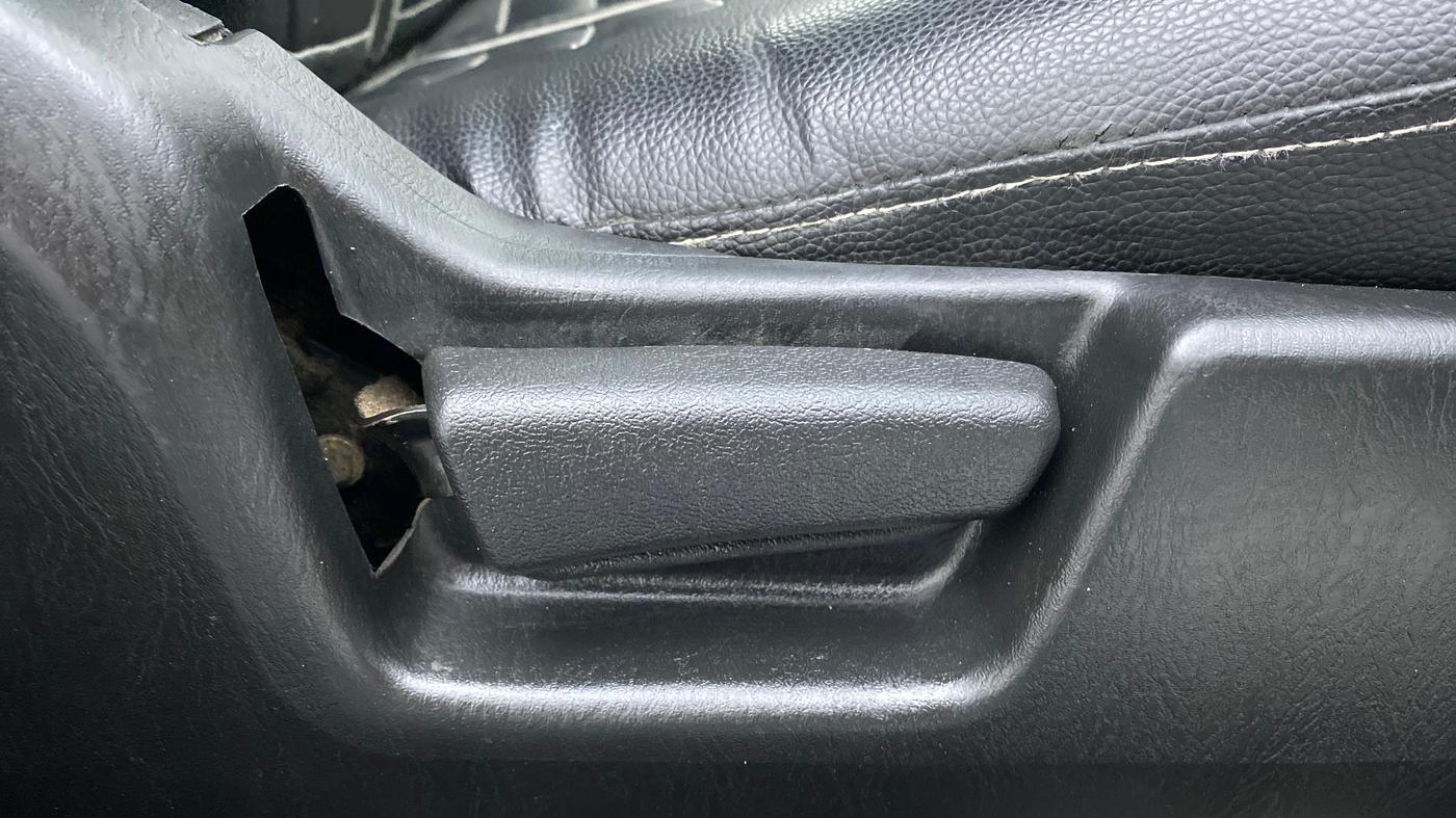 2019 Maruti Alto LXI, Petrol, Manual, 36,198 km, Driver Side Adjustment Panel