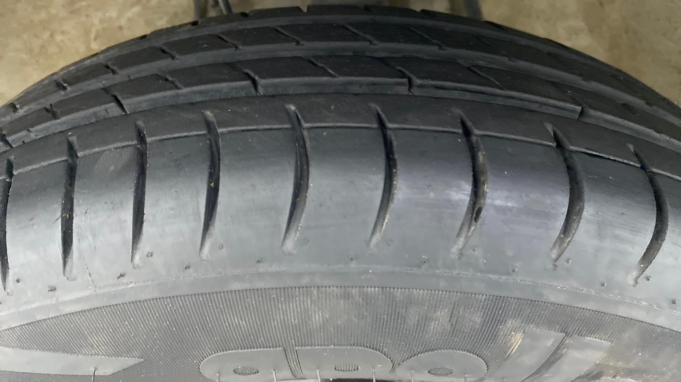 2019 Maruti Alto LXI, Petrol, Manual, 36,198 km, Left Front Tyre Tread