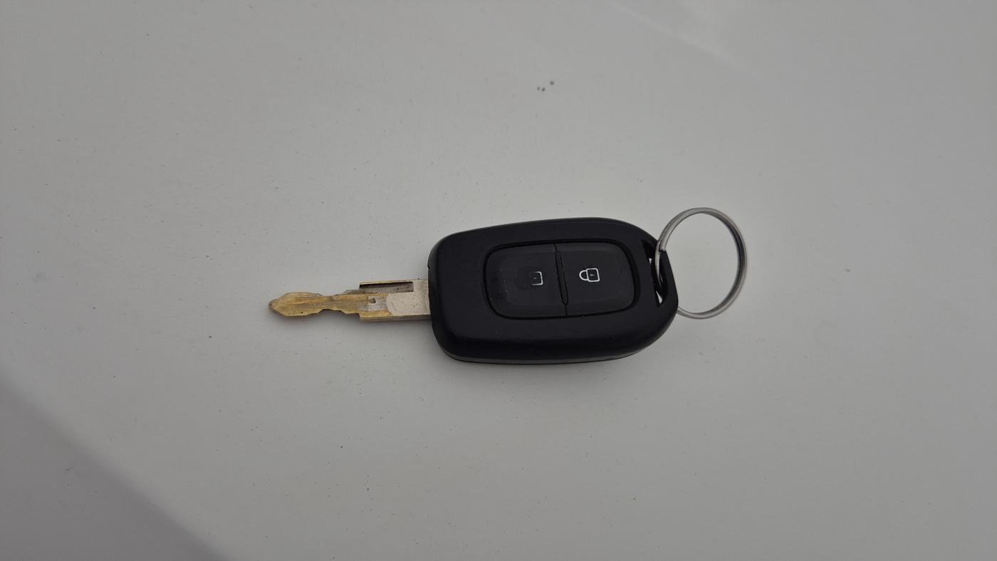 2016 Renault Kwid RXT 1.0 AMT, Petrol, Automatic, 77,846 km, Key Close Up