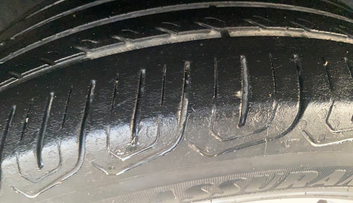 2022 Skoda SLAVIA AMBITION 1.0L TSI AT, Petrol, Automatic, 52,763 km, Right Rear Tyre Tread