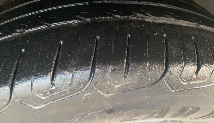 2022 Skoda SLAVIA AMBITION 1.0L TSI AT, Petrol, Automatic, 52,763 km, Right Front Tyre Tread