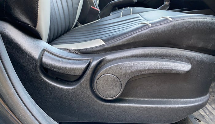 2016 Hyundai Creta SX PLUS AT 1.6 PETROL, Petrol, Automatic, 65,455 km, Driver Side Adjustment Panel