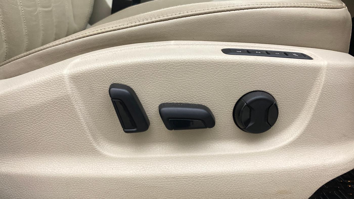 2017 Skoda Octavia L&K 1.8 TSI AT, Petrol, Automatic, 22,018 km, Driver Side Adjustment Panel
