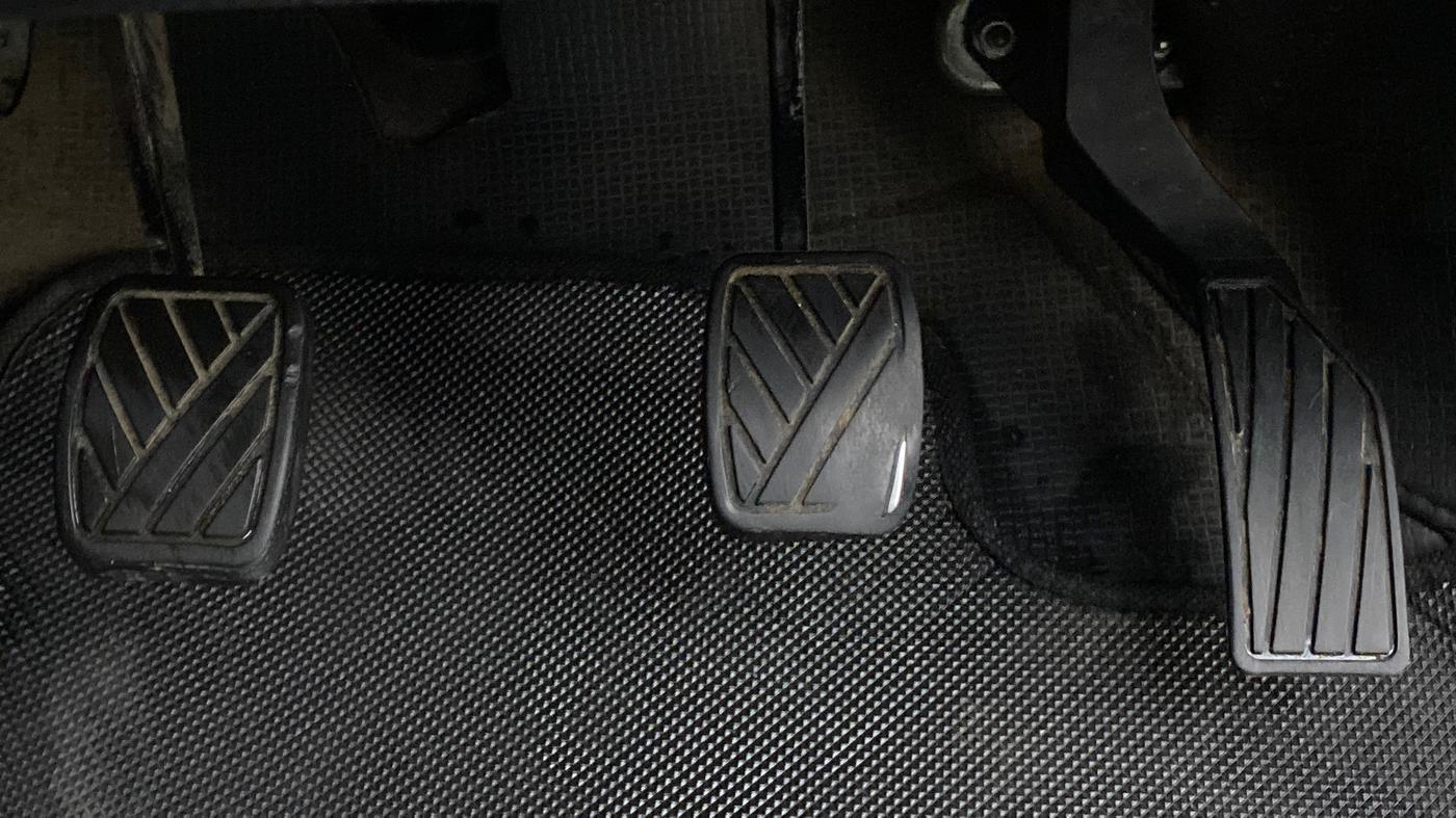 2014 Maruti Swift VXI D, Petrol, Manual, 57,353 km, Pedals