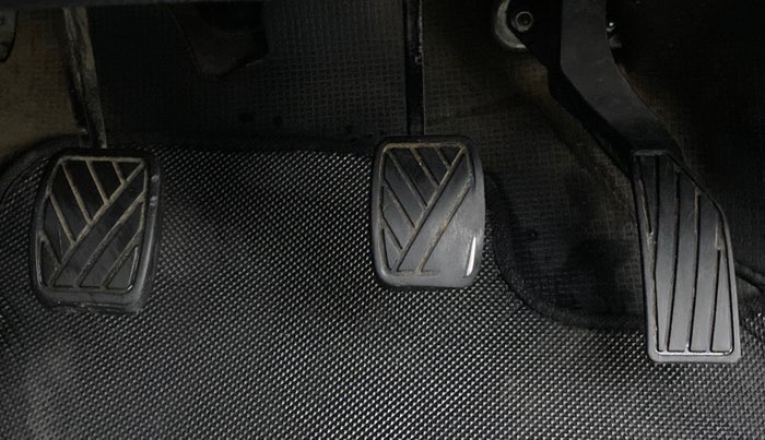 2014 Maruti Swift VXI D, Petrol, Manual, 57,353 km, Pedals