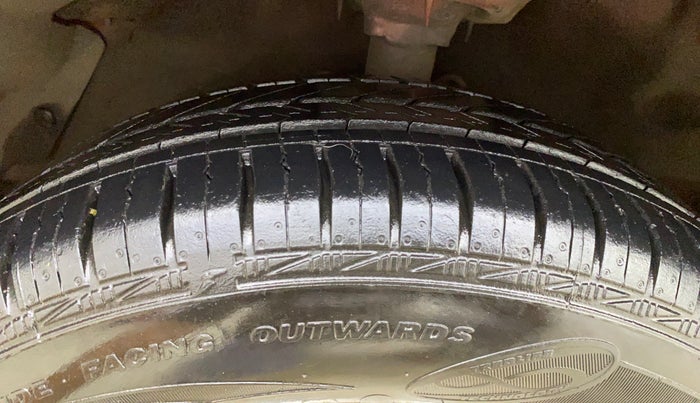 2012 Hyundai i20 MAGNA (O) 1.2, Petrol, Manual, 44,329 km, Left Front Tyre Tread