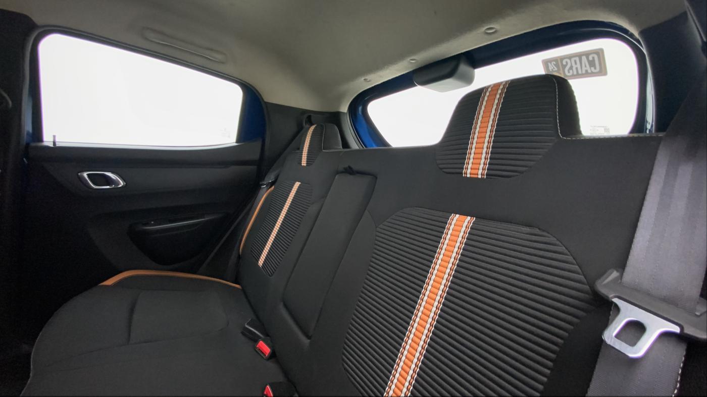 2021 Renault Kwid CLIMBER 1.0 (O), Petrol, Manual, 41,389 km, Right Side Rear Door Cabin