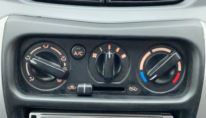 2015 Maruti Alto 800 LXI, Petrol, Manual, 88,853 km, AC Unit - Directional switch has minor damage