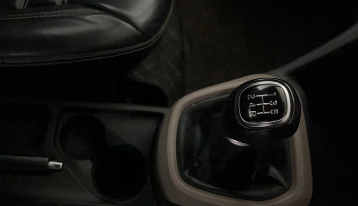 2019 Hyundai Grand i10 SPORTZ 1.2 KAPPA VTVT, CNG, Manual, 87,752 km, Gear Lever