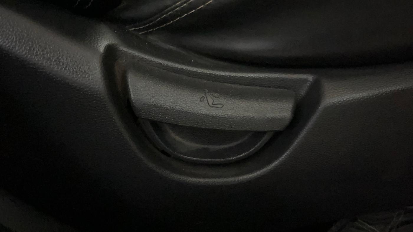 2019 Hyundai Grand i10 SPORTZ 1.2 KAPPA VTVT, CNG, Manual, 87,752 km, Driver Side Adjustment Panel