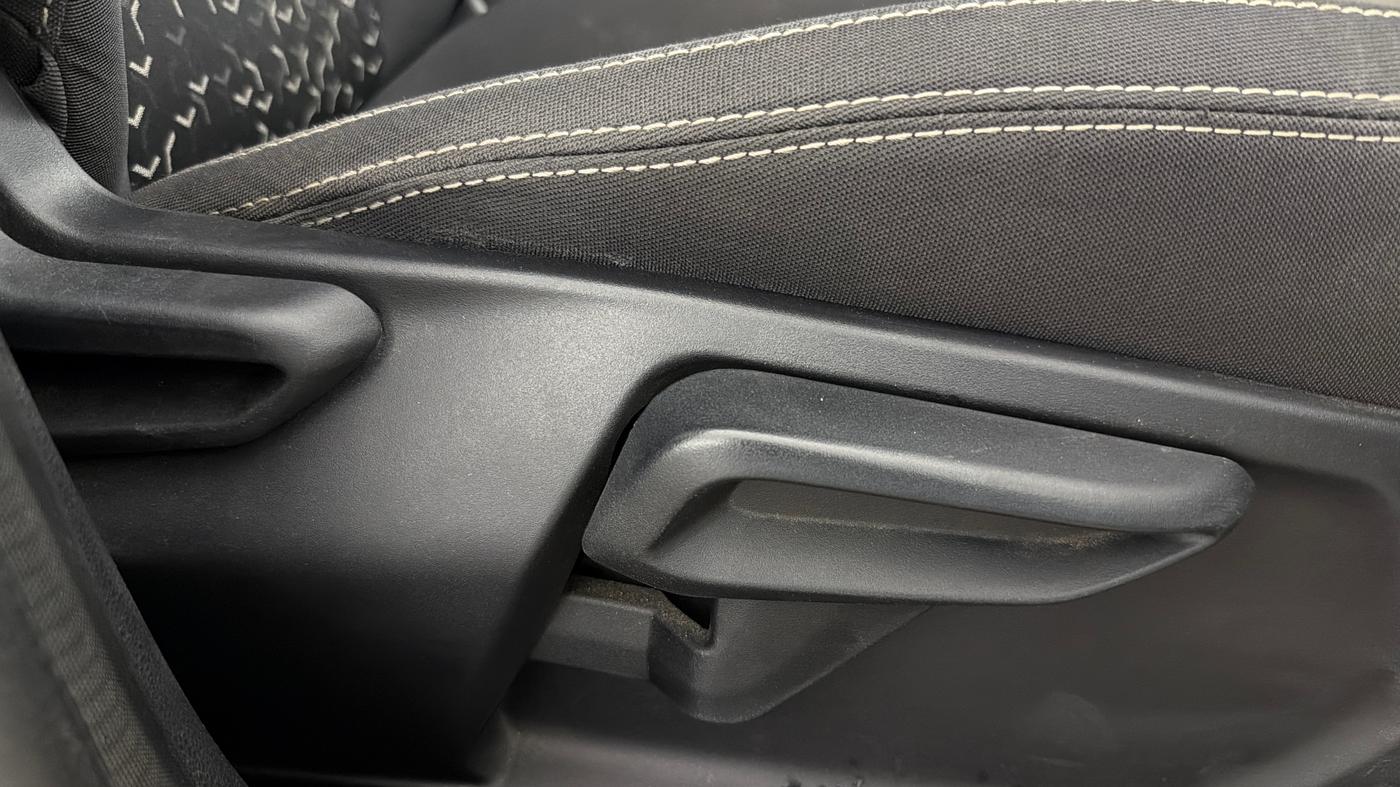 2022 Tata Tiago XZA PETROL, Petrol, Automatic, 77,530 km, Driver Side Adjustment Panel