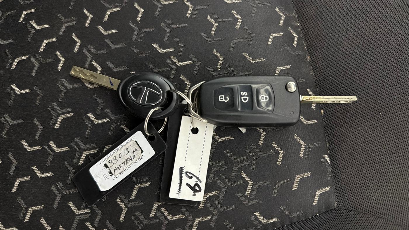2022 Tata Tiago XZA PETROL, Petrol, Automatic, 77,530 km, Key Close Up