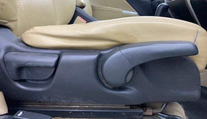 2015 Honda City 1.5L I-VTEC VX CVT, CNG, Automatic, 1,04,188 km, Driver Side Adjustment Panel