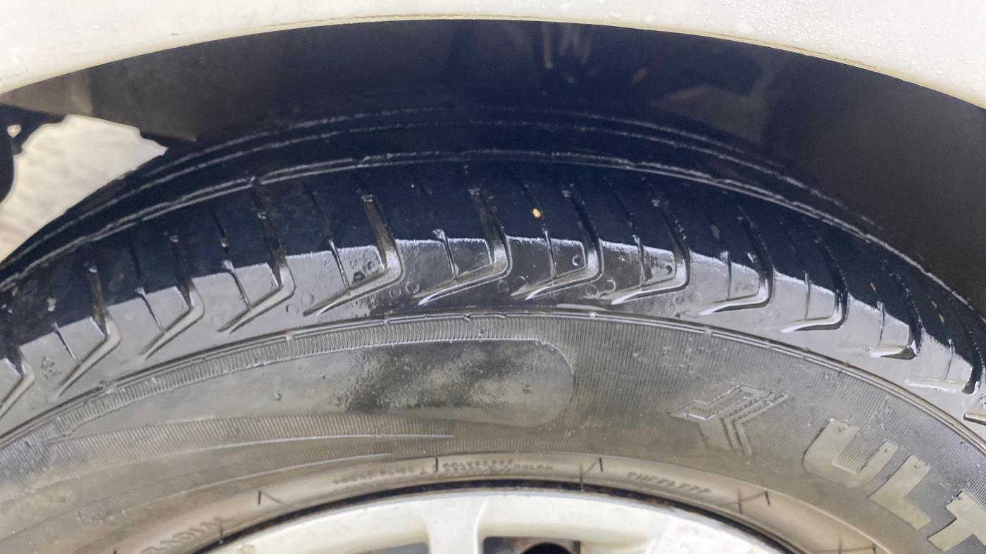 2016 Hyundai i10 SPORTZ 1.1, Petrol, Manual, 54,825 km, Left Front Tyre Tread
