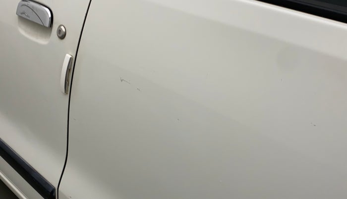 2017 Maruti Wagon R 1.0 LXI CNG, CNG, Manual, 74,774 km, Rear left door - Slightly dented