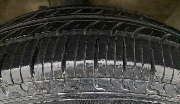 2017 Maruti Wagon R 1.0 LXI CNG, CNG, Manual, 74,774 km, Left Rear Tyre Tread