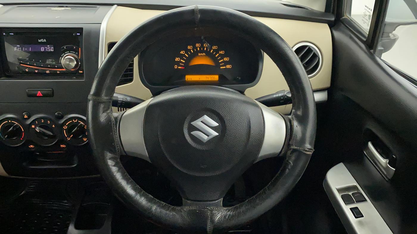 2017 Maruti Wagon R 1.0 LXI CNG, CNG, Manual, 74,774 km, Steering Wheel Close Up