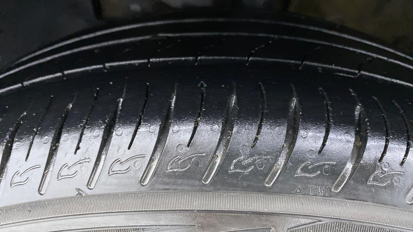 2021 Hyundai VENUE 1.0L Turbo GDI SX(O) MT, Petrol, Manual, 24,478 km, Left Front Tyre Tread