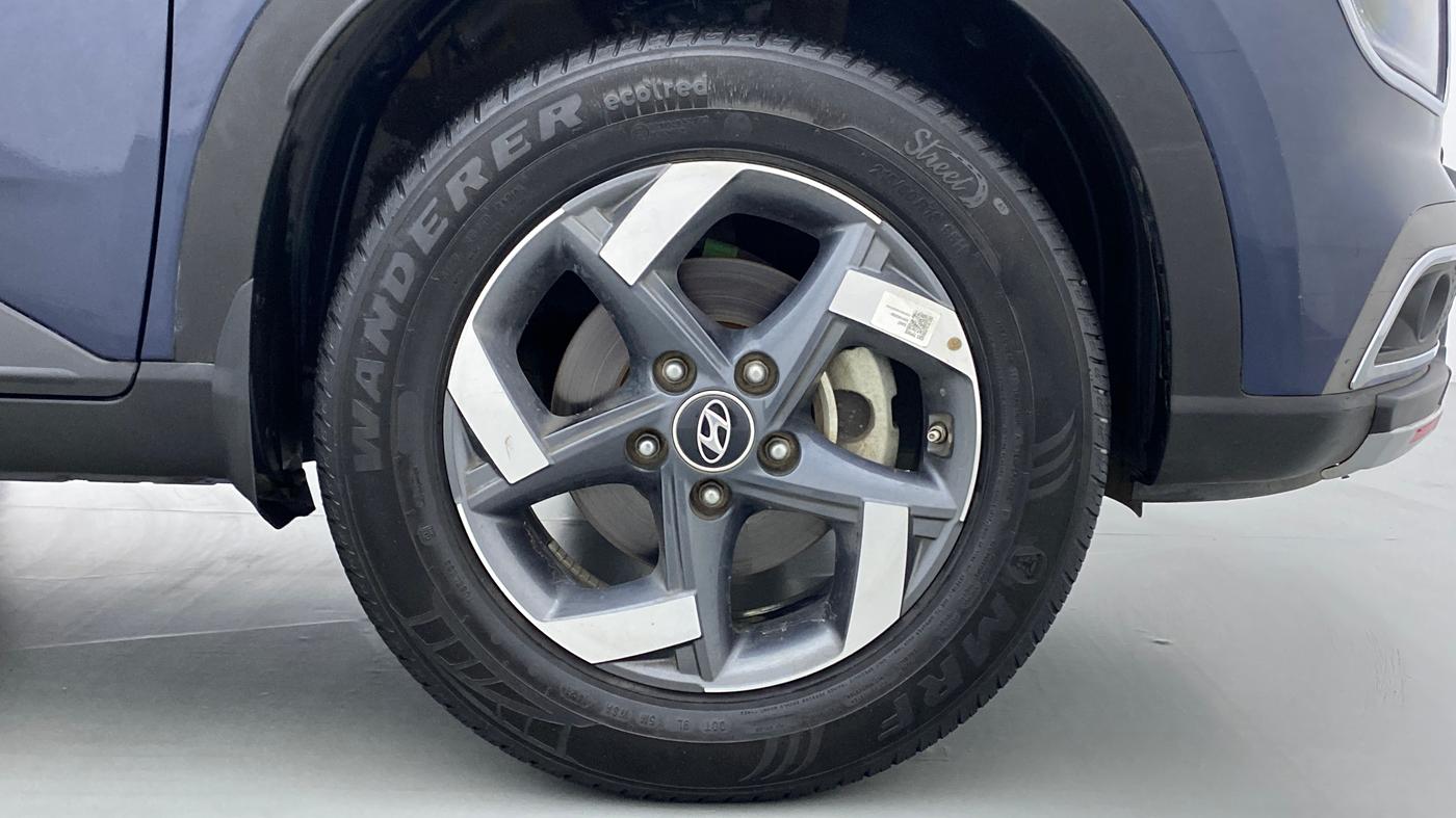 2021 Hyundai VENUE 1.0L Turbo GDI SX(O) MT, Petrol, Manual, 24,478 km, Right Front Wheel