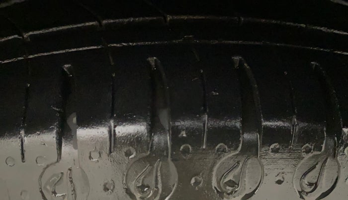 2014 Hyundai Elite i20 ASTA 1.4 CRDI, Diesel, Manual, 82,930 km, Left Front Tyre Tread