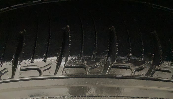 2014 Hyundai Elite i20 ASTA 1.4 CRDI, Diesel, Manual, 82,930 km, Right Front Tyre Tread