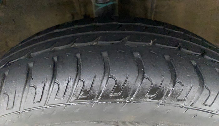 2016 Maruti Wagon R 1.0 VXI OPT, Petrol, Manual, 26,470 km, Right Front Tyre Tread