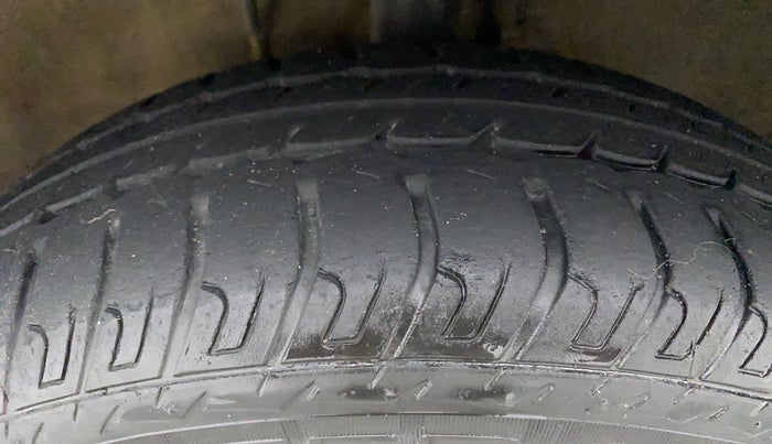 2016 Maruti Wagon R 1.0 VXI OPT, Petrol, Manual, 26,470 km, Left Front Tyre Tread