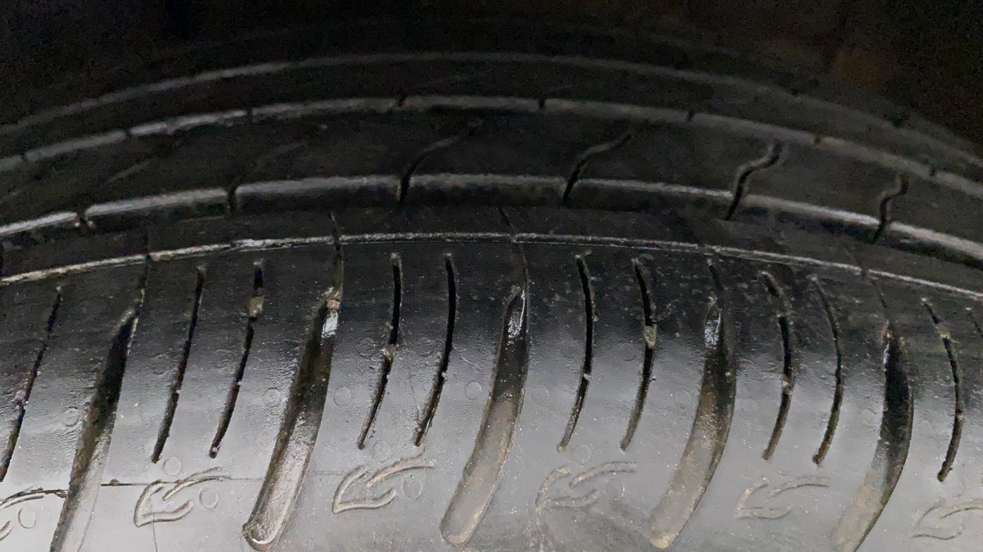 2021 KIA SONET HTK PLUS 1.2, Petrol, Manual, 6,954 km, Left Front Tyre Tread