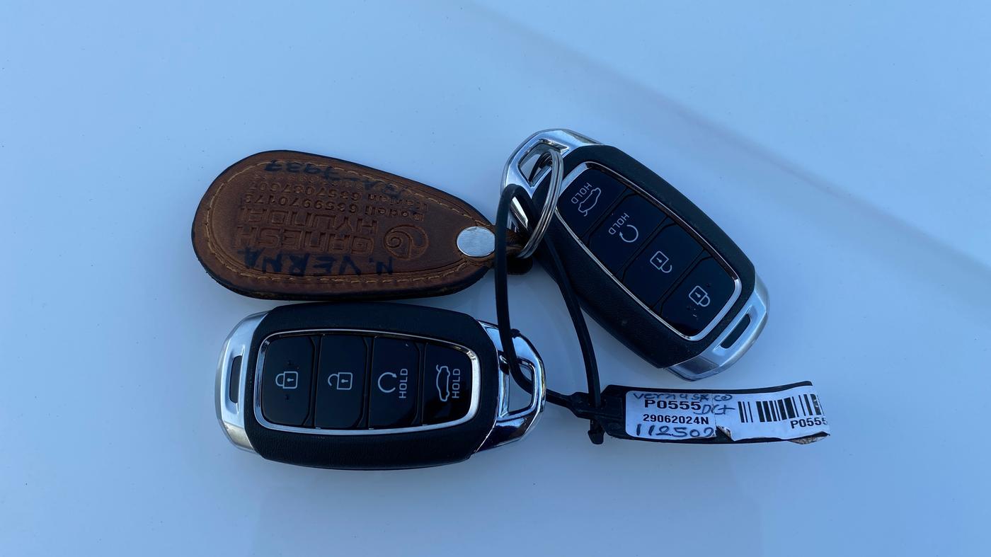 2024 Hyundai Verna SX (O) 1.5 TURBO PETROL DCT, Petrol, Automatic, 3,081 km, Key Close Up