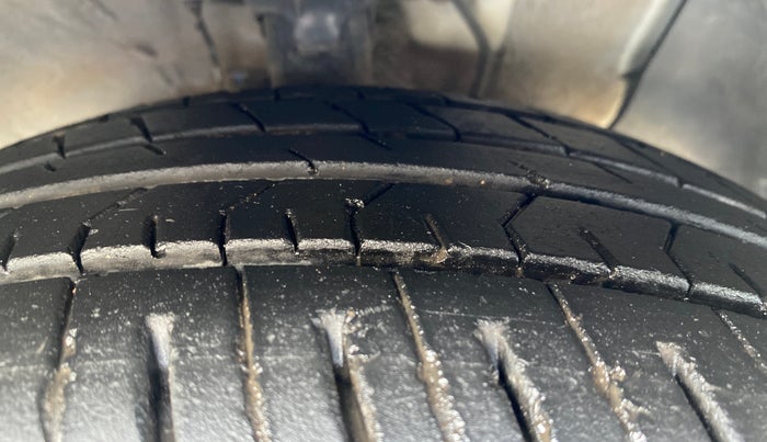 2024 Hyundai Verna SX (O) 1.5 TURBO PETROL DCT, Petrol, Automatic, 3,081 km, Right Front Tyre Tread