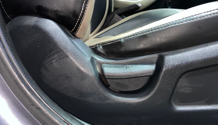 2018 Hyundai Elite i20 MAGNA EXECUTIVE 1.2, CNG, Manual, 94,783 km, Driver Side Adjustment Panel