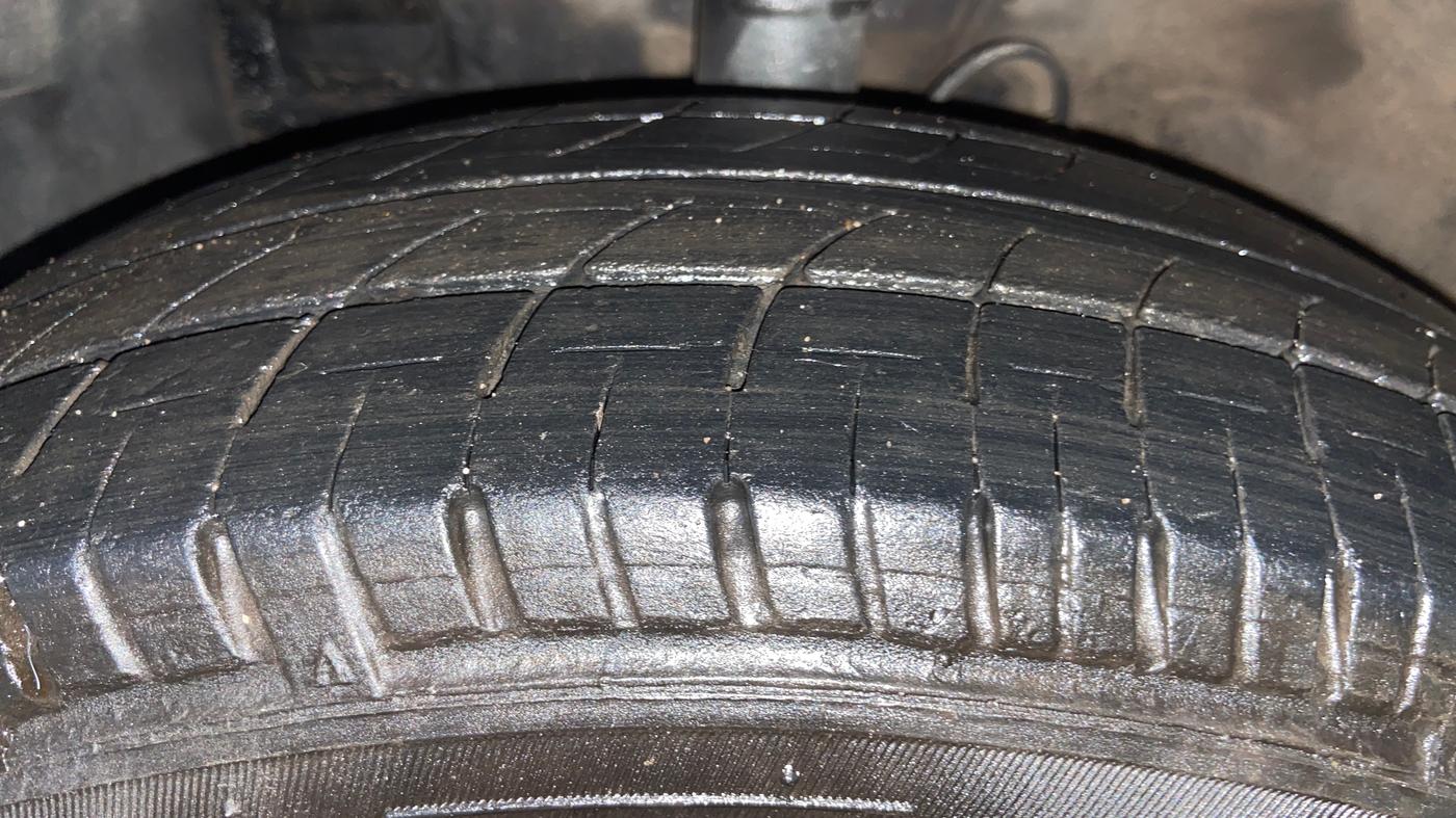 2018 Hyundai Elite i20 MAGNA EXECUTIVE 1.2, CNG, Manual, 94,783 km, Left Front Tyre Tread