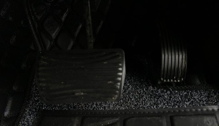 2021 Mahindra Thar LX PETROL HT 4WD AT, Petrol, Automatic, 13,871 km, Pedals