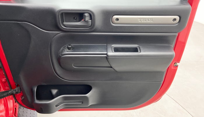 2021 Mahindra Thar LX PETROL HT 4WD AT, Petrol, Automatic, 13,871 km, Driver Side Door Panels Control