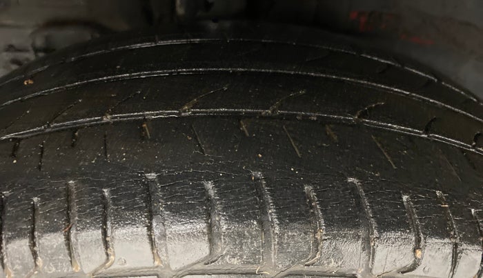 2015 Hyundai Elite i20 MAGNA 1.2, Petrol, Manual, 43,056 km, Right Rear Tyre Tread