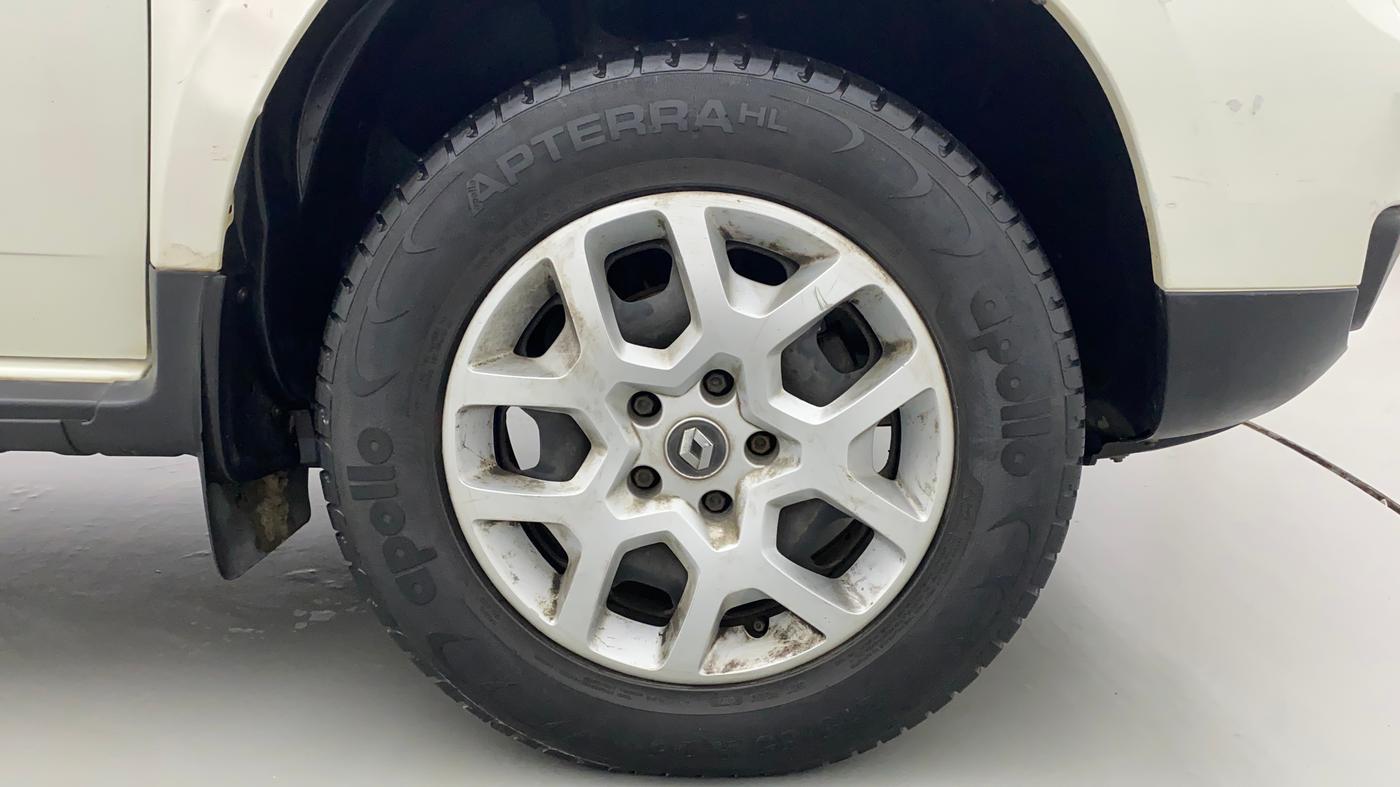 2017 Renault Duster RXL PETROL, Petrol, Manual, 37,578 km, Right Front Wheel