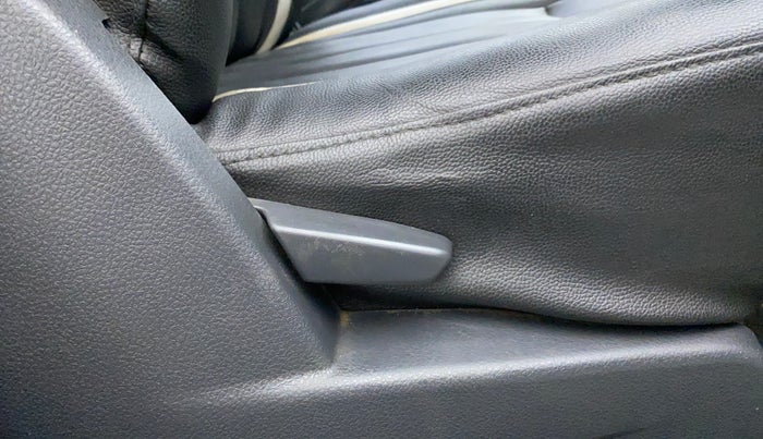 2017 Renault Duster RXL PETROL, Petrol, Manual, 37,578 km, Driver Side Adjustment Panel