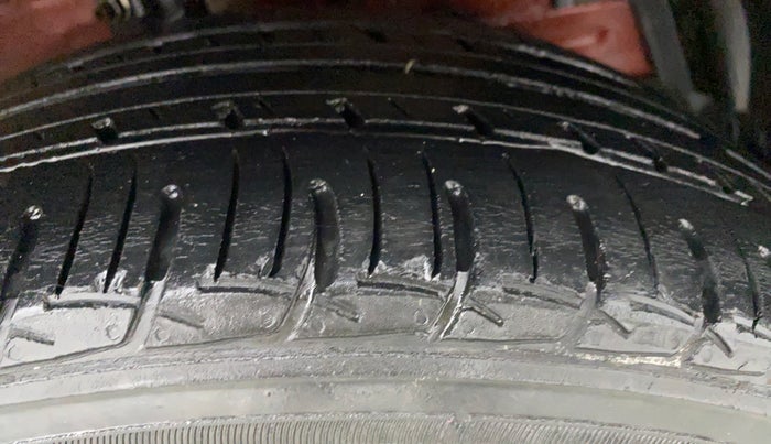 2014 Maruti Swift ZXI D, Petrol, Manual, 69,865 km, Right Front Tyre Tread