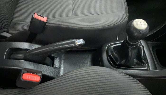 2014 Maruti Swift ZXI D, Petrol, Manual, 69,865 km, Gear Lever