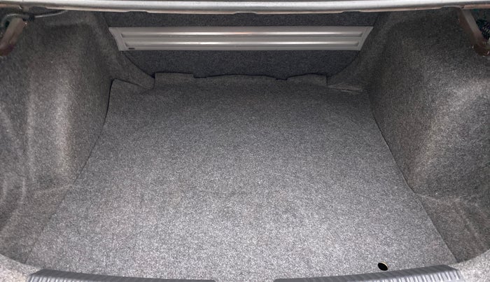 2017 Volkswagen Vento HIGHLINE 1.2 TSI AT, Petrol, Automatic, 52,022 km, Boot Inside