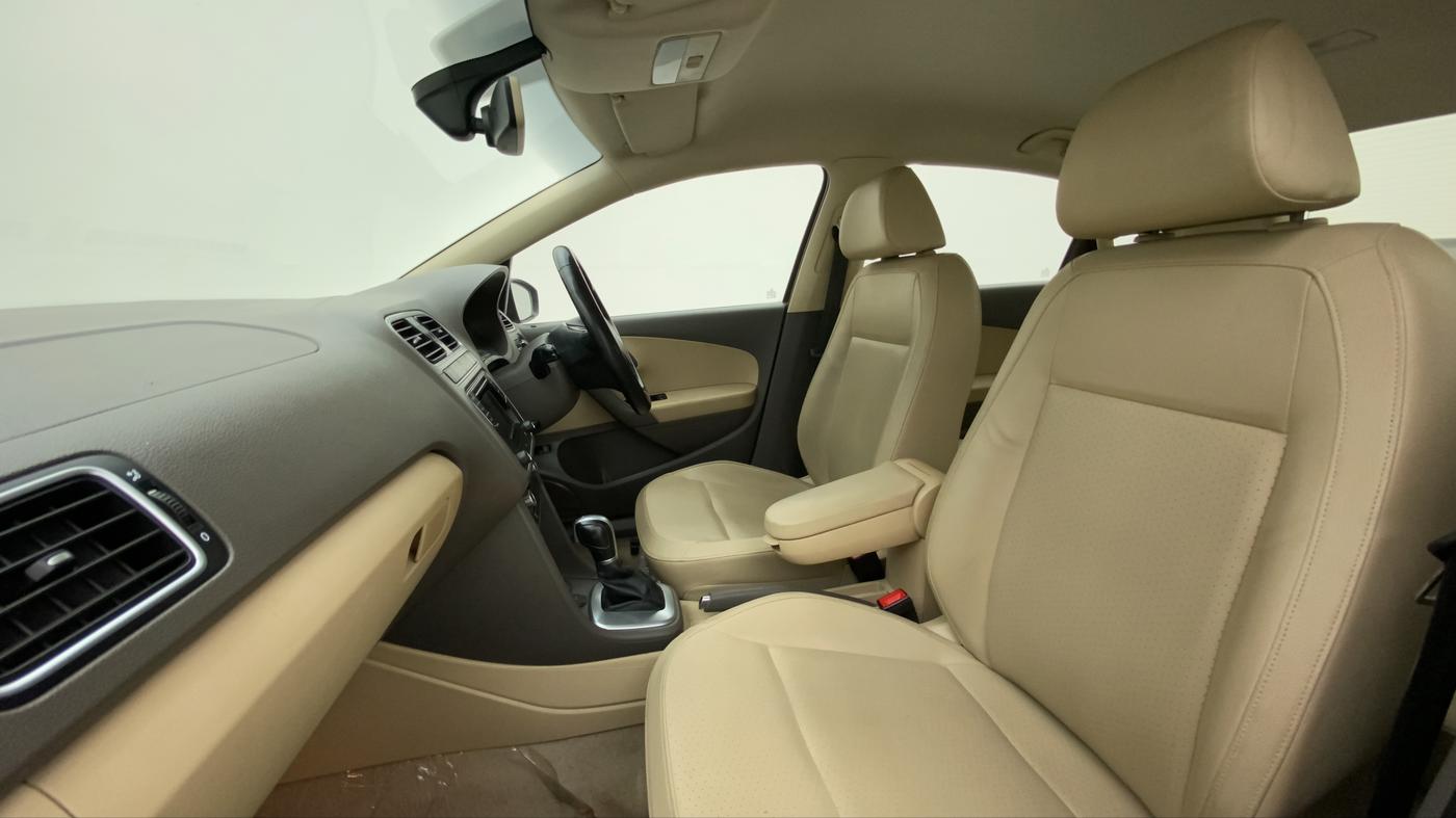 2017 Volkswagen Vento HIGHLINE 1.2 TSI AT, Petrol, Automatic, 52,022 km, Right Side Front Door Cabin