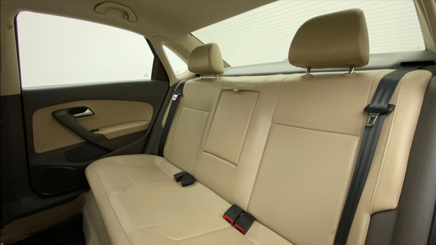 2017 Volkswagen Vento HIGHLINE 1.2 TSI AT, Petrol, Automatic, 52,022 km, Right Side Rear Door Cabin