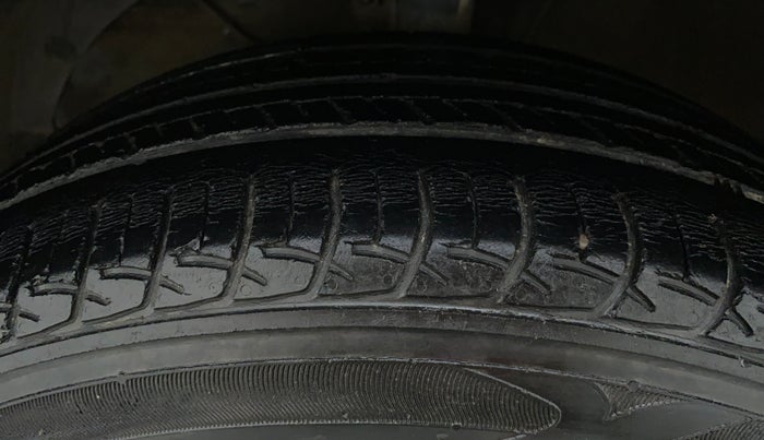 2016 Maruti Baleno DELTA 1.2 K12, Petrol, Manual, Left Front Tyre Tread