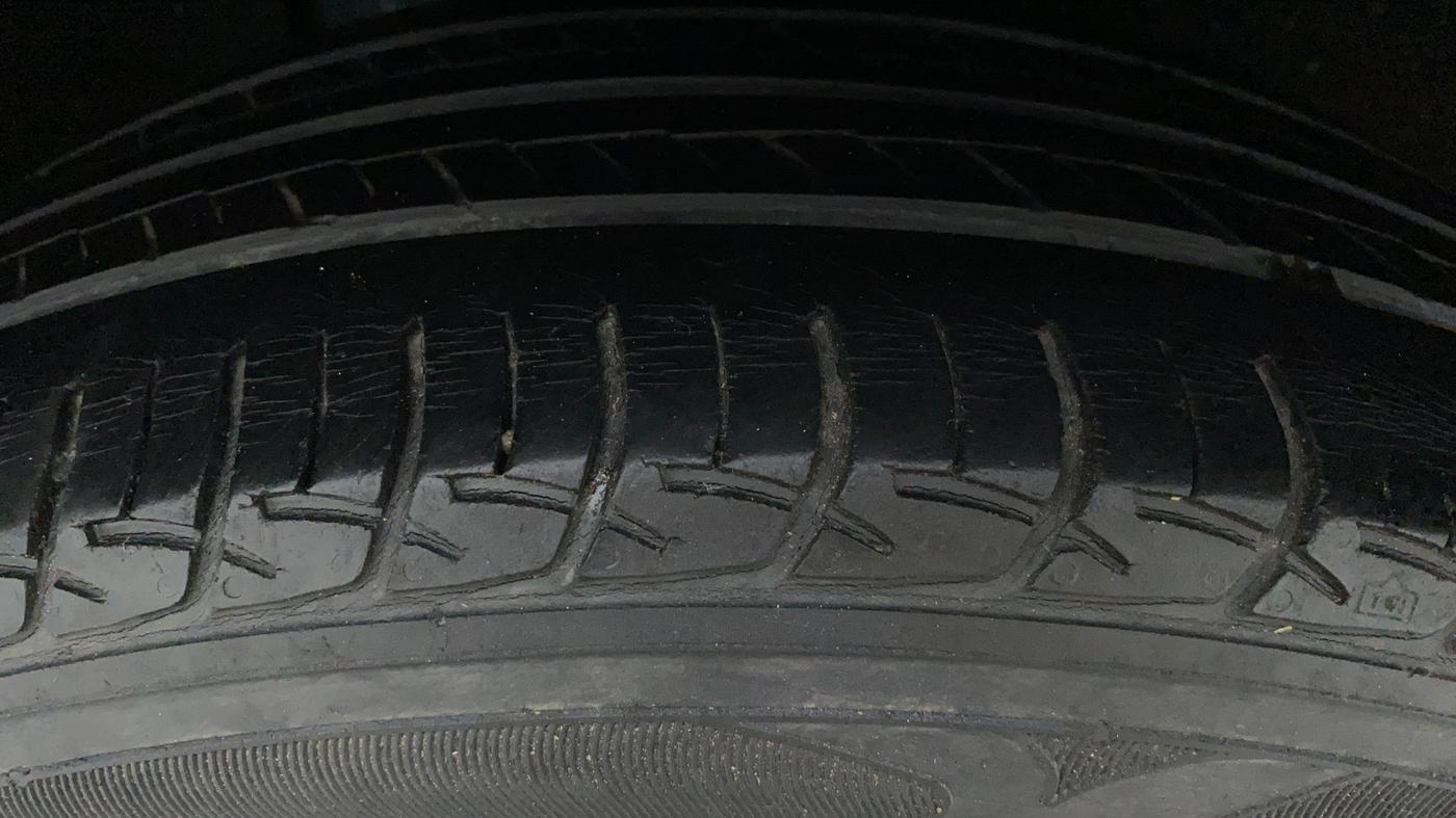 2016 Maruti Baleno DELTA 1.2 K12, Petrol, Manual, Right Rear Tyre Tread