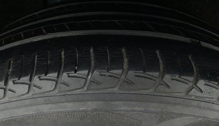 2016 Maruti Baleno DELTA 1.2 K12, Petrol, Manual, Right Rear Tyre Tread
