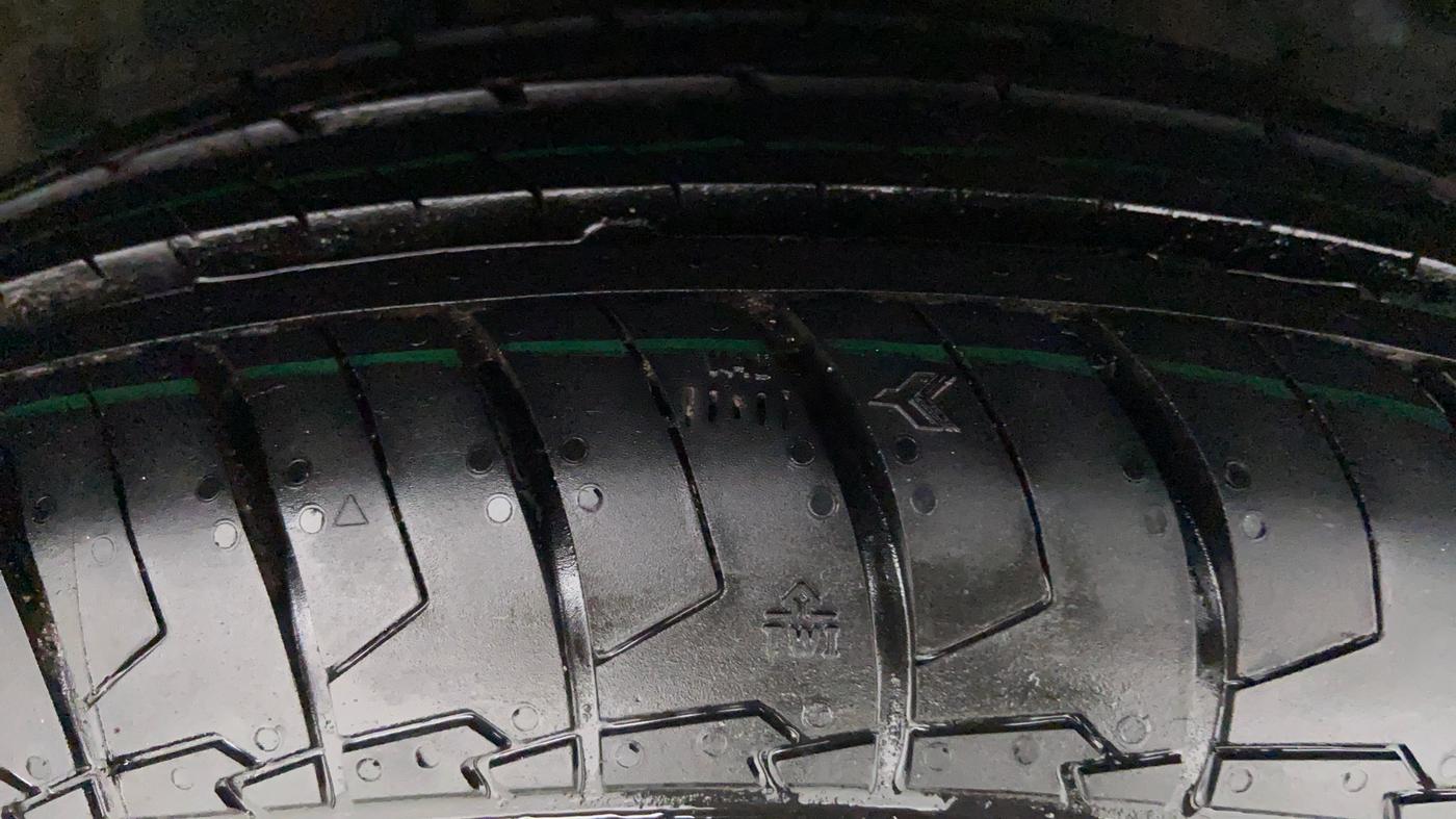 2007 Maruti Swift LXI 1.3, Petrol, Manual, 48,824 km, Right Front Tyre Tread