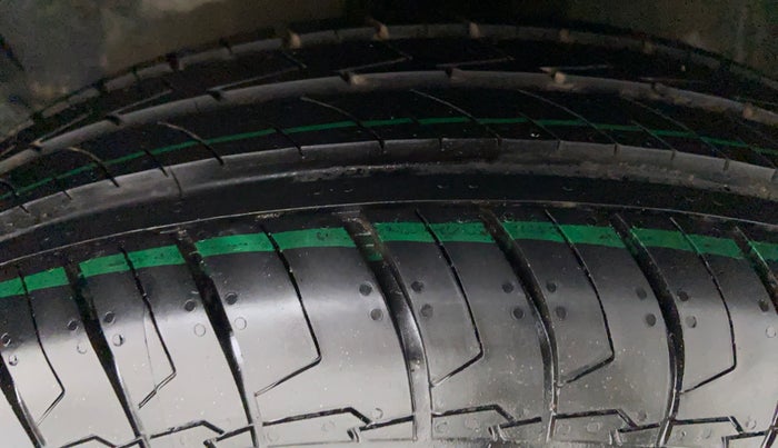 2007 Maruti Swift LXI 1.3, Petrol, Manual, 48,824 km, Left Front Tyre Tread
